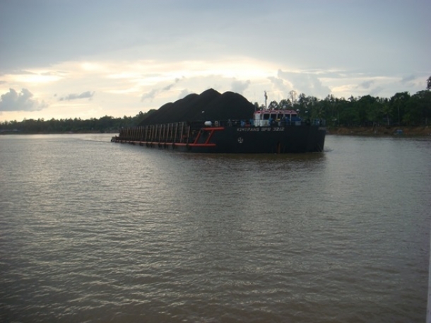 インドネシアの水質汚染と石炭採掘～マハカム川を例に